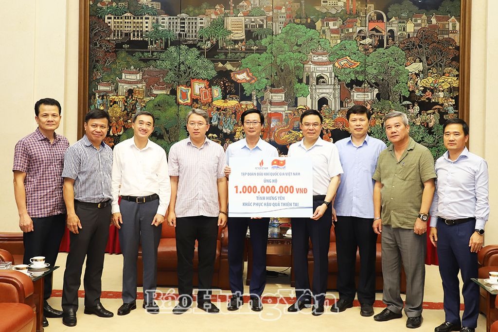 Đoàn công tác của Bộ Tư pháp và Tập đoàn Dầu khí Quốc gia Việt Nam thăm, trao hỗ trợ tỉnh Hưng Yên bị ảnh hưởng do bão số 3