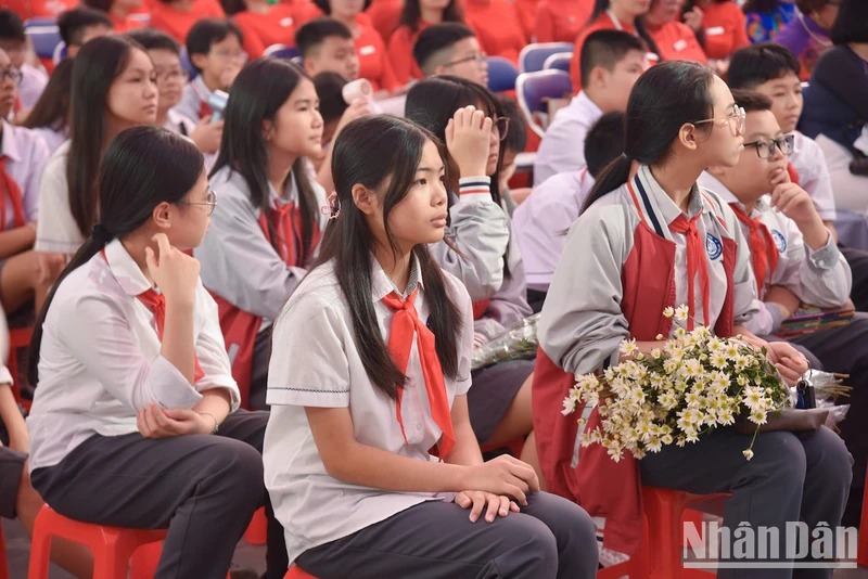 Dạy thêm, học thêm - gắn quy định với thực tiễn