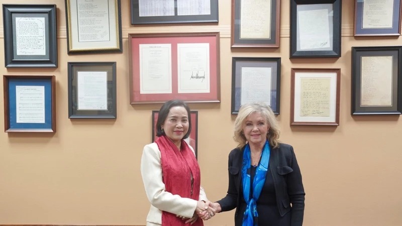 Phó Chủ tịch Quốc hội Nguyễn Thị Thanh gặp và làm việc với các Thượng nghị sĩ Hoa Kỳ