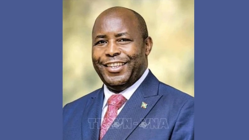 Tổng thống Cộng hòa Burundi Evariste Ndayishimiye bắt đầu thăm chính thức Việt Nam