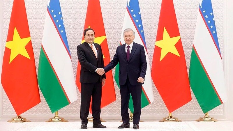 Chủ tịch Quốc hội Trần Thanh Mẫn hội kiến Tổng thống Uzbekistan