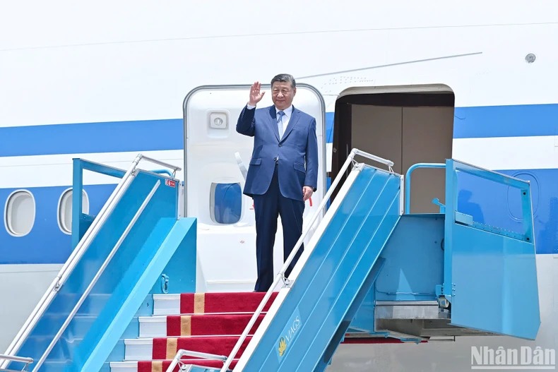 Tổng Bí thư, Chủ tịch Trung Quốc Tập Cận Bình đến Hà Nội, bắt đầu thăm cấp Nhà nước tới Việt Nam