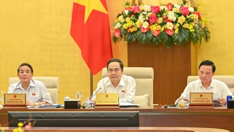 Không can thiệp hành chính vào các hoạt động sản xuất, kinh doanh