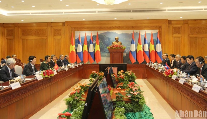 Chủ tịch nước Lương Cường hội kiến Chủ tịch Quốc hội Lào Saysomphone Phomvihane