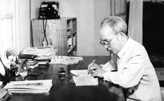 Hồ Chí Minh với việc xây dựng Nhà nước pháp quyền Việt Nam