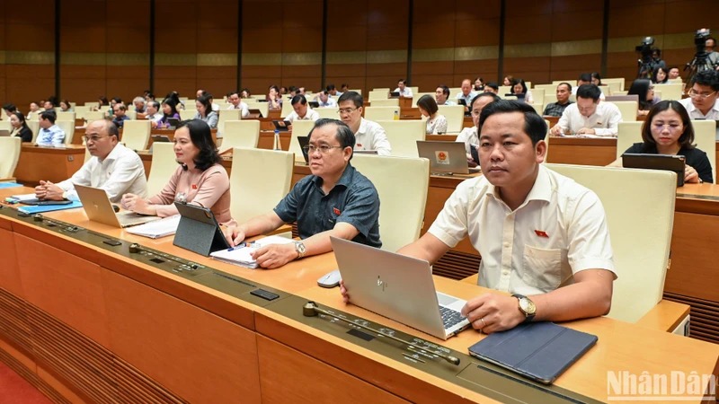 Sáng nay, Quốc hội chốt việc rút ngắn nhiệm kỳ Quốc hội, ấn định ngày bầu cử toàn quốc