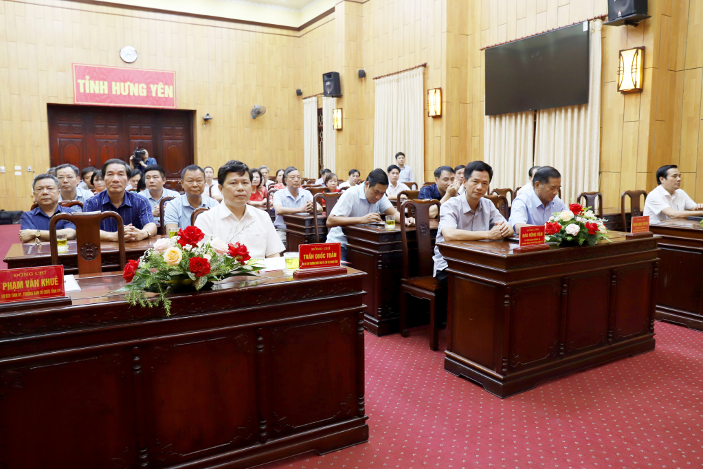 Lễ chuyển giao tổ chức đảng và đảng viên