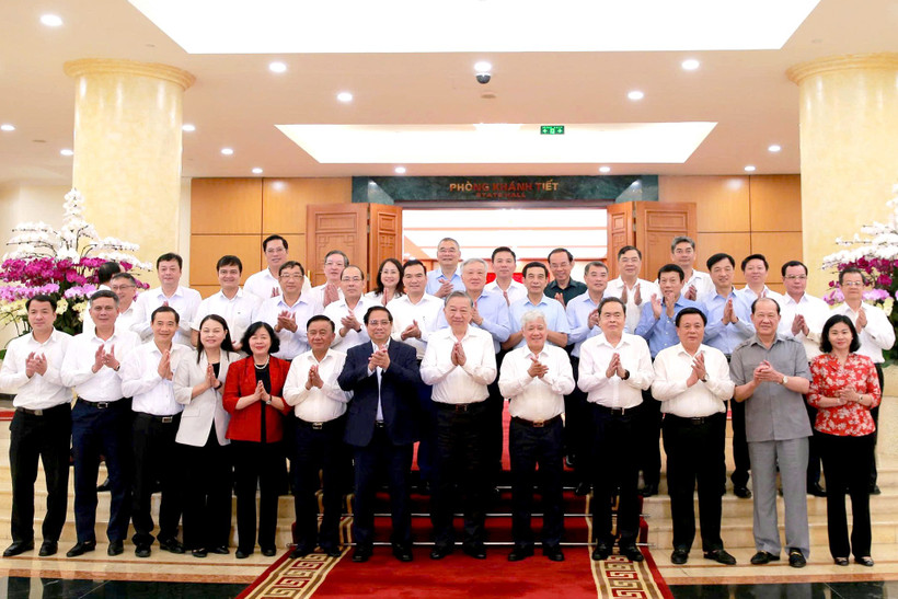 Bộ Chính trị cho ý kiến về công tác chuẩn bị Đại hội Đảng bộ Mặt trận Tổ quốc, các đoàn thể Trung ương