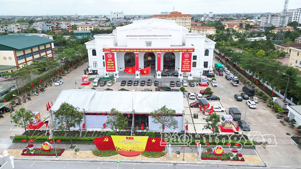 Rực rỡ cờ hoa chào mừng Đại hội đại biểu Đảng bộ tỉnh Hưng Yên lần thứ I, nhiệm kỳ 2025 – 2030