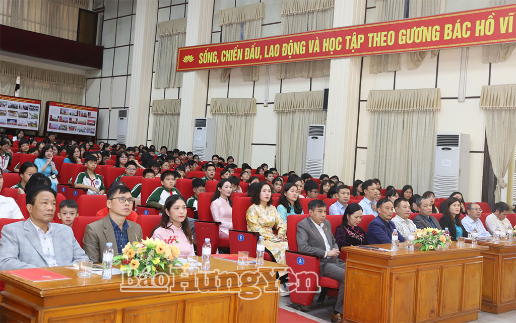 Trao giải cuộc thi “Gia đình đọc sách - Gắn kết yêu thương” tỉnh Hưng Yên