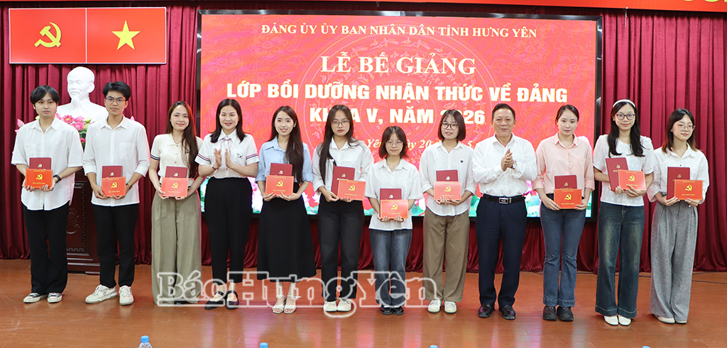 Đảng ủy UBND tỉnh: Bồi dưỡng nhận thức về Đảng cho 97 quần chúng ưu tú