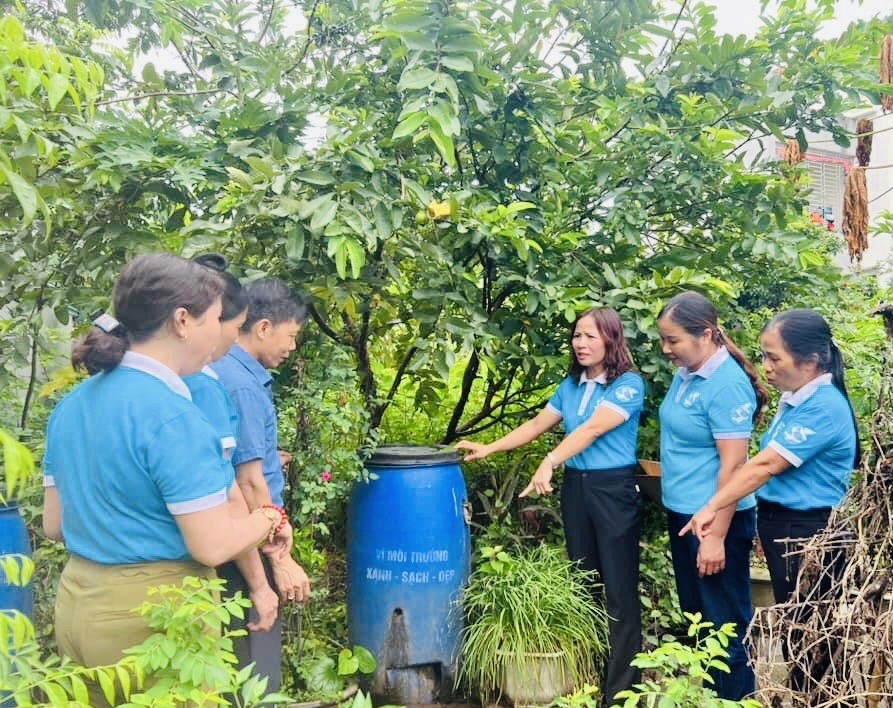 Chủ tịch Hội phụ nữ gương mẫu, hết lòng vì công việc