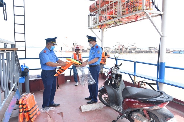 Vì sự an toàn của các bến khách ngang sông