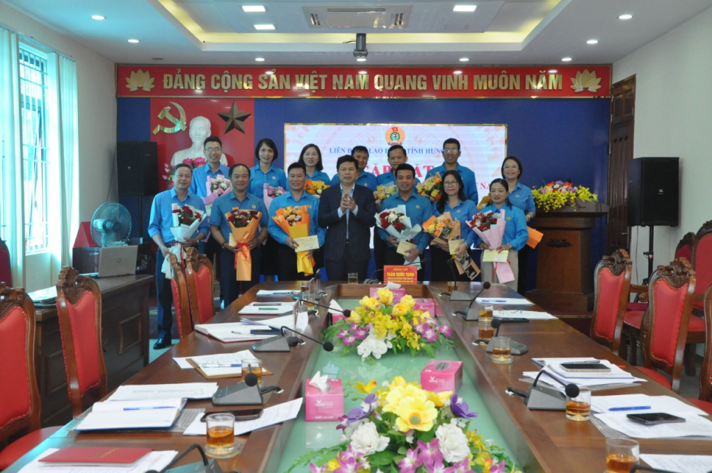 Liên đoàn Lao động tỉnh:Gặp mặt đoàn đại biểu đi dự Đại hội Công đoàn Việt Nam lần thứ XIII, nhiệm kỳ 2023 – 2028