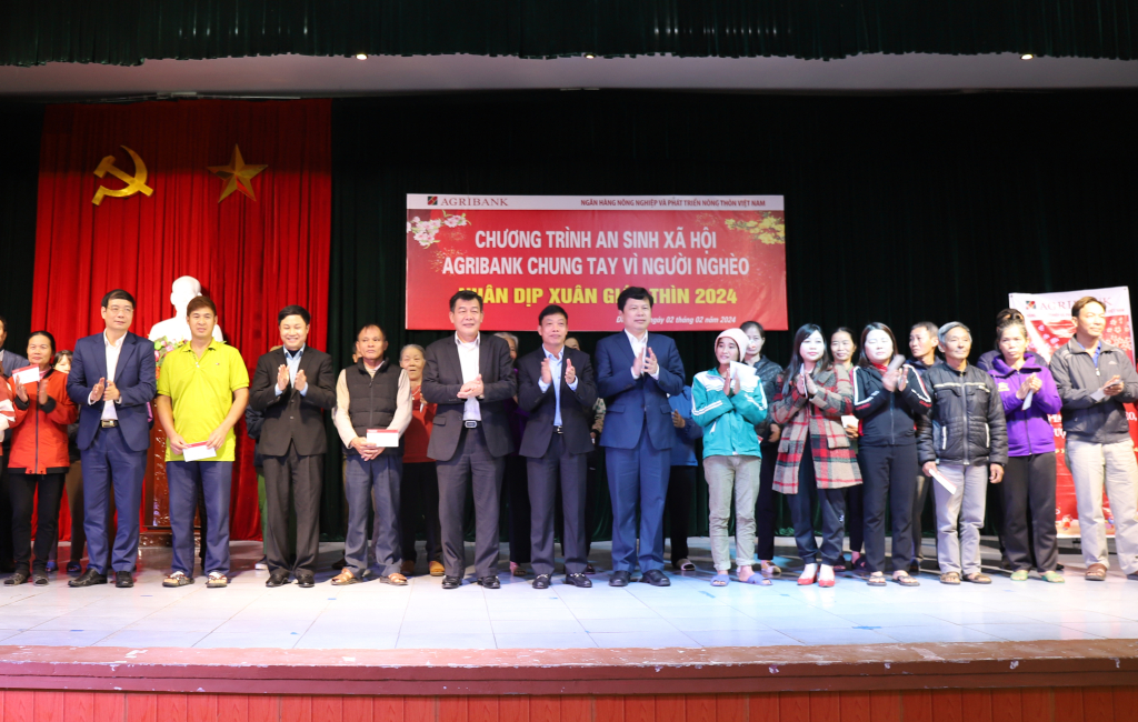 Agribank chung tay vì người nghèo nhân dịp Xuân Giáp Thìn 2024