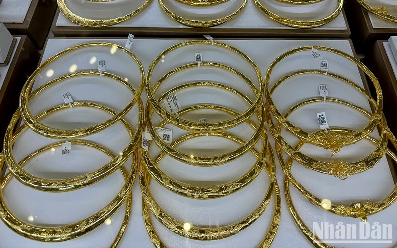 Giá vàng ngày 23/4: Vàng miếng, vàng nhẫn SJC giảm mạnh cả triệu đồng