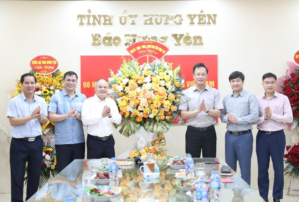 Bí thư Tỉnh ủy Nguyễn Hữu Nghĩa chúc mừng các cơ quan báo chí nhân Ngày Báo chí Cách mạng Việt Nam 21/6