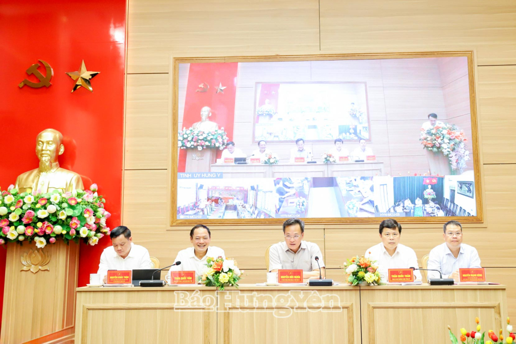 Giao ban Thường trực Tỉnh ủy với Thường trực Đảng ủy các xã, phường