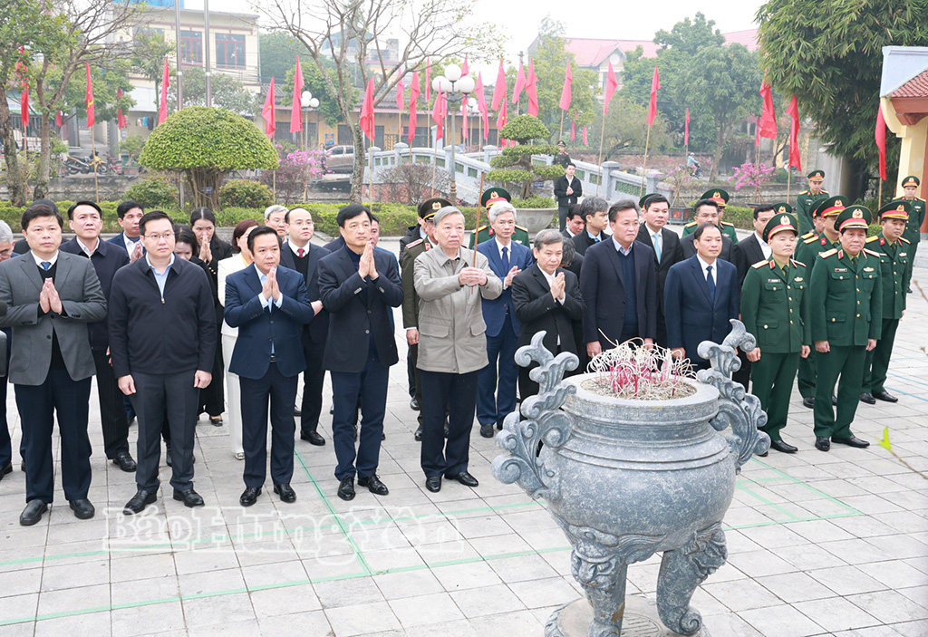 Tổng Bí thư Tô Lâm dâng hương tại Khu lưu niệm Tổng Bí thư Nguyễn Văn Linh và Nhà tưởng niệm Trung tướng Nguyễn Bình