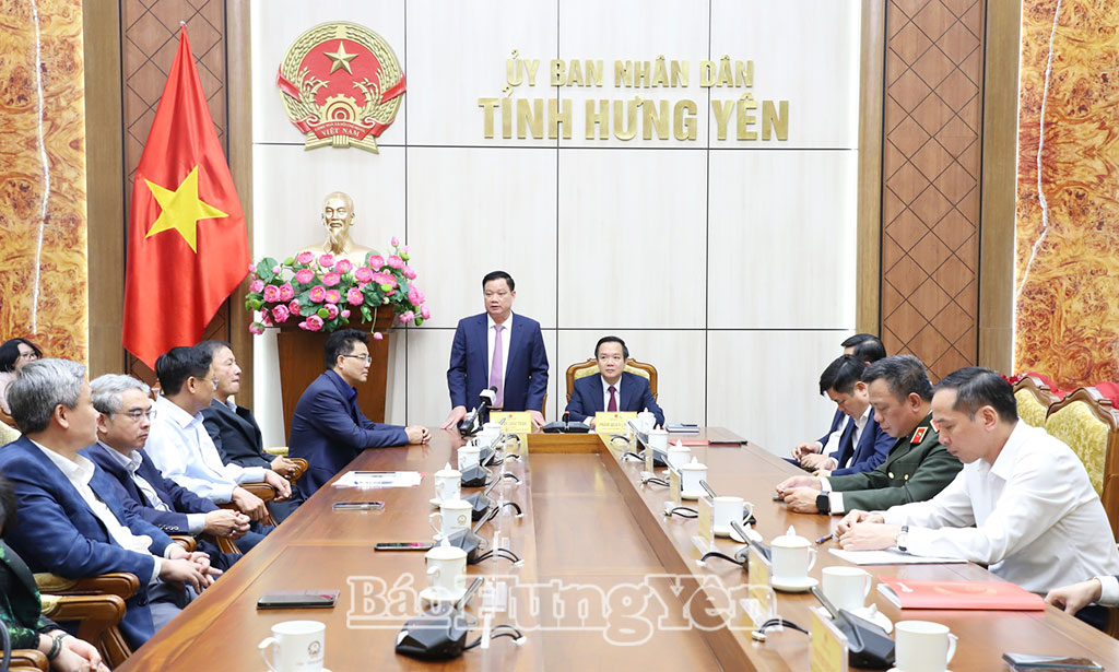 Bàn giao công tác của Chủ tịch UBND tỉnh nhiệm kỳ 2021 - 2026