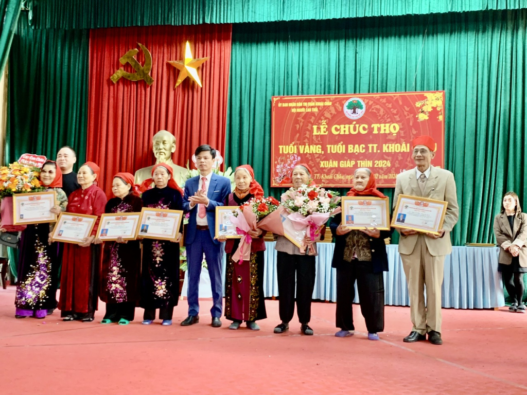 Nét đẹp chúc thọ, mừng thọ đầu xuân