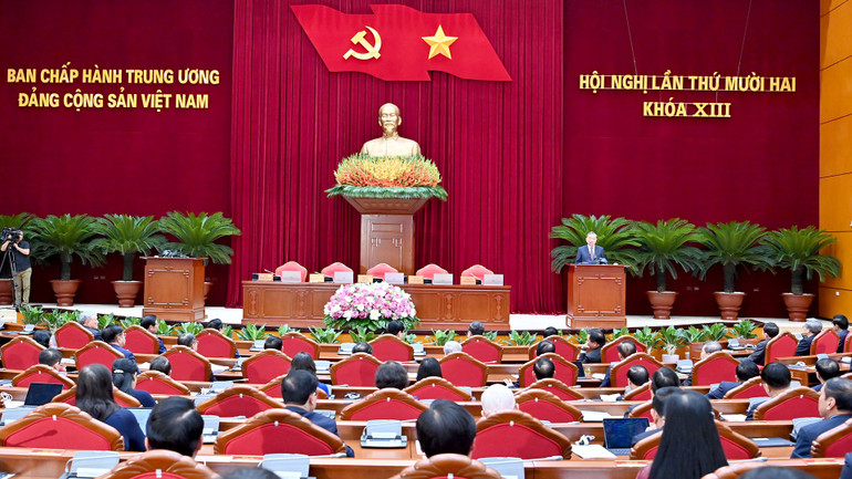 Thông báo Hội nghị lần thứ 12 Ban Chấp hành Trung ương Đảng khóa XIII