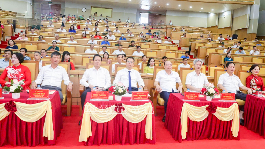 210 tập thể, cá nhân điển hình tiên tiến được tặng Bằng khen của Ủy ban MTTQ Việt Nam tỉnh Hưng Yên