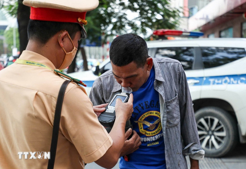 Kiểm tra nồng độ cồn trên toàn quốc: Vi phạm chủ yếu ở lứa tuổi trung niên