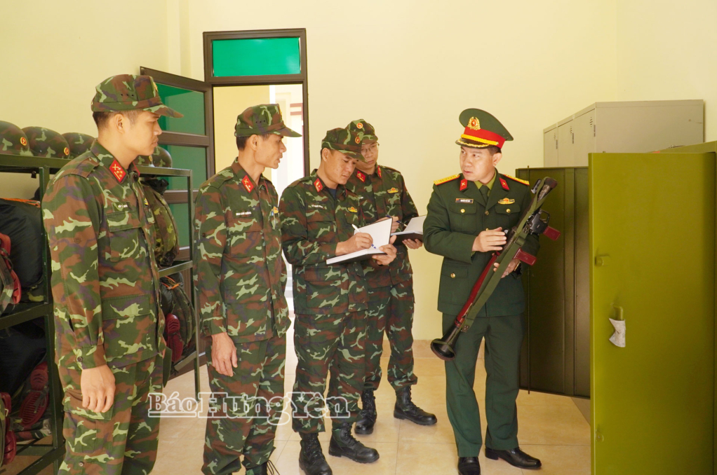 Bộ đội trinh sát cơ giới sẵn sàng chiến đấu góp phần bảo vệ an toàn Đại hội Đảng