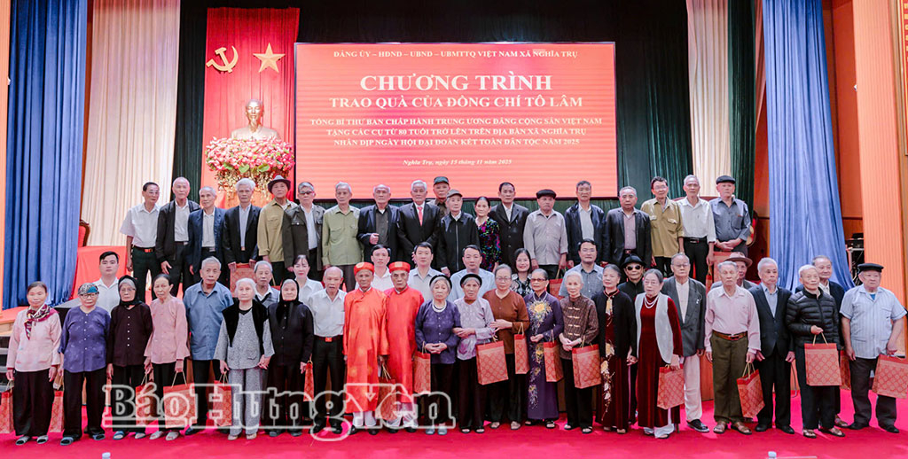 Xã Nghĩa Trụ: Trao quà của Tổng Bí thư Tô Lâm tặng người cao tuổi