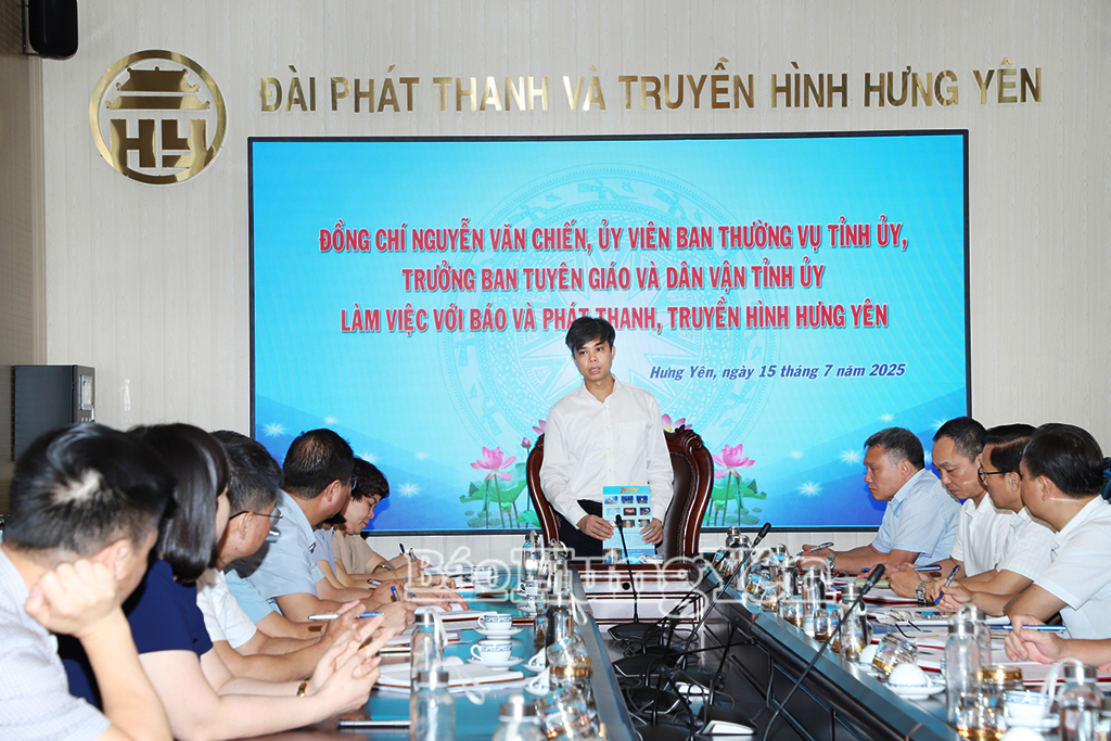 Đồng chí Nguyễn Văn Chiến, Uỷ viên Ban Thường vụ, Trưởng ban Tuyên giáo và Dân vận Tỉnh ủy làm việc với Báo và Phát thanh, Truyền hình tỉnh