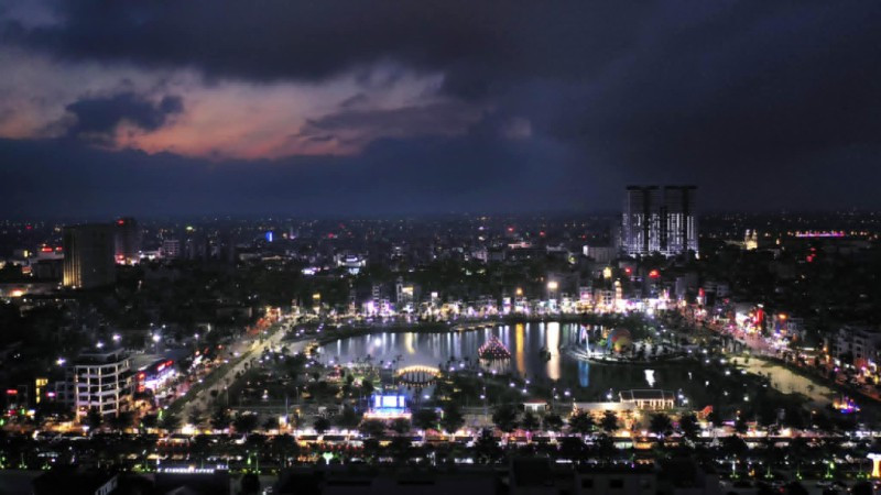 Hưng Yên tạo điểm nhấn về đêm trên tuyến phố đi bộ Đinh Tiên Hoàng