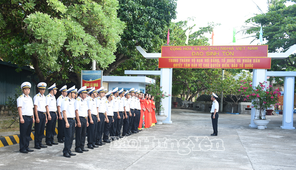 Lá chắn giữa biển Đông