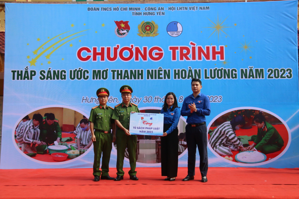 Thắp sáng ước mơ thanh niên hoàn lương