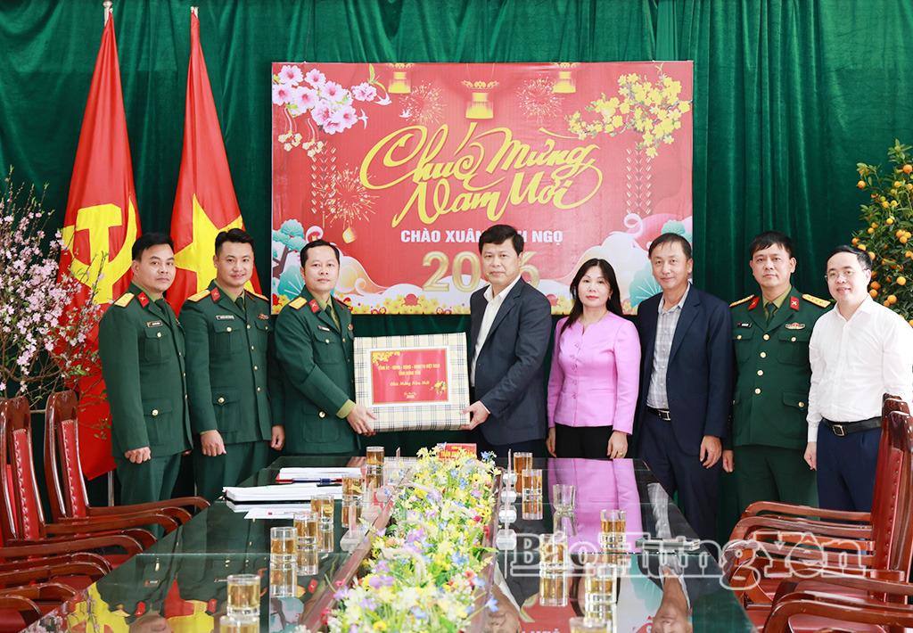 Đồng chí Phó Bí thư Thường trực Tỉnh ủy, Chủ tịch Ủy ban MTTQ Việt Nam tỉnh Trần Quốc Toản thăm, chúc Tết các đơn vị