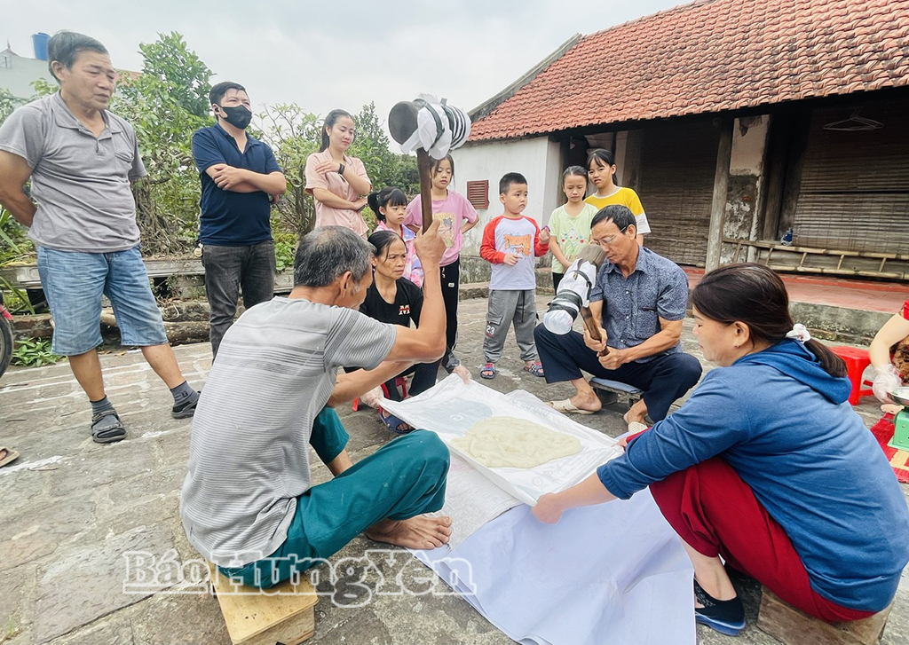 Lưu giữ hồn quê trong tục giã bánh dày, nấu chè đông ở Ngự Thiên