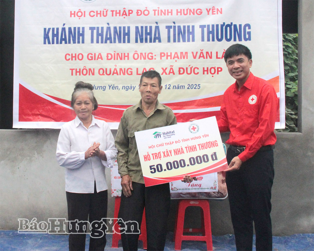 Khánh thành nhà tình thương tặng hộ cận nghèo ở xã Đức Hợp