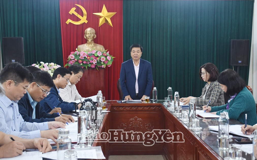 Kiểm tra công tác chuẩn bị bầu cử tại các xã Quỳnh An và Nguyễn Du