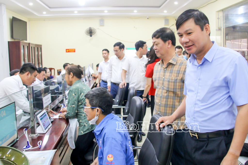 Kiểm tra, đôn đốc giải ngân vốn đầu tư công, vận hành chính quyền địa phương 2 cấp tại xã Lương Bằng