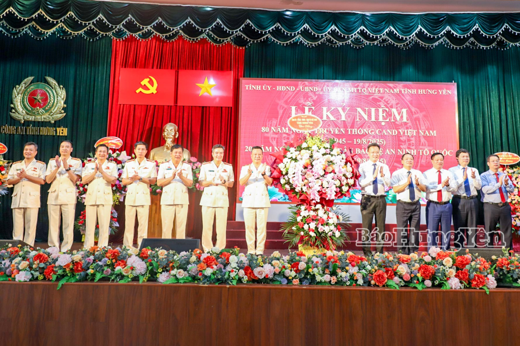 Lễ kỷ niệm 80 năm Ngày truyền thống Công an nhân dân Việt Nam và 20 năm Ngày hội toàn dân bảo vệ an ninh Tổ quốc