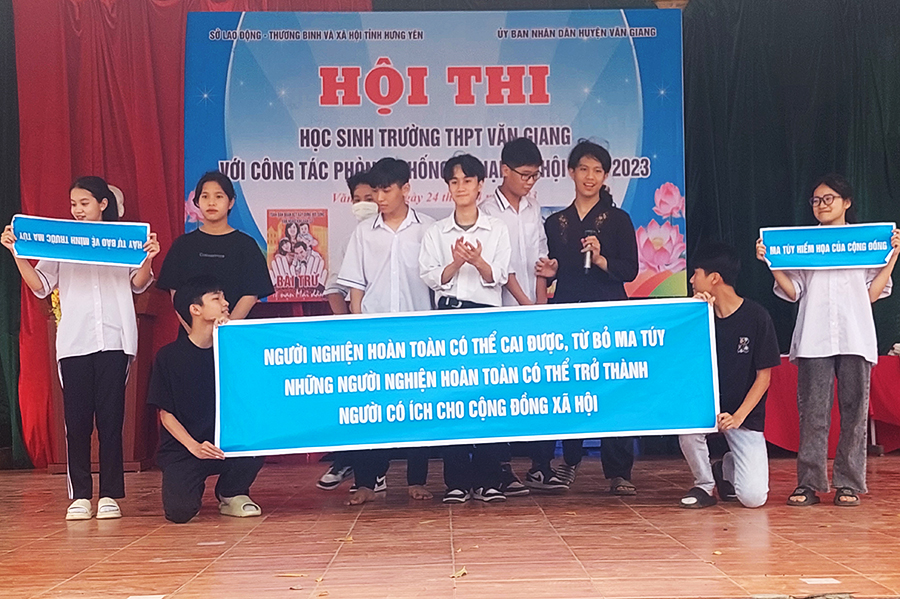 Hội thi học sinh Trường THPT Văn Giang với công tác phòng, chống tệ nạn xã hội năm 2023