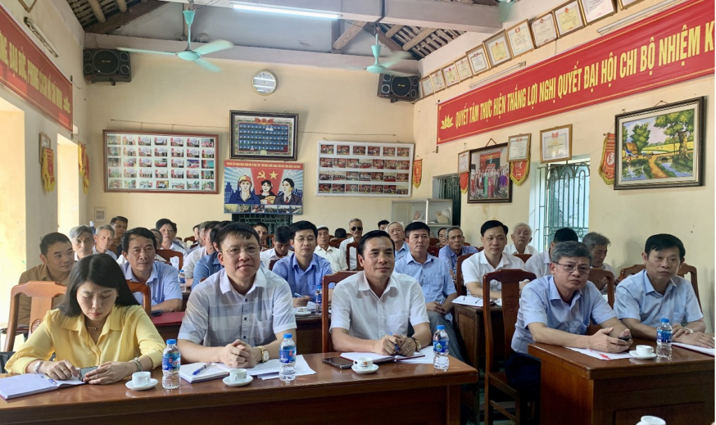 Bí thư Thành ủy Hưng Yên Phạm Huy Bình và Phó Chủ tịch UBND tỉnh Nguyễn Duy Hưng dự sinh hoạt Chi bộ thôn An Châu 2