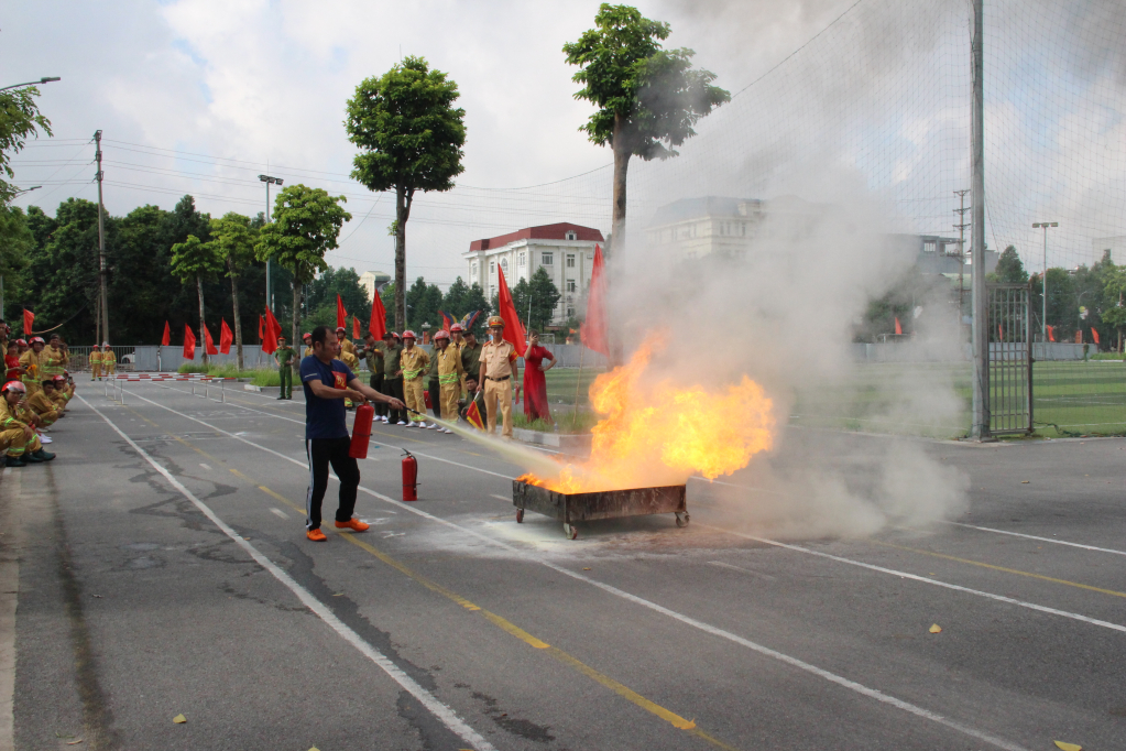 Văn Lâm: Hội thao kỹ thuật chữa cháy và cứu nạn, cứu hộ năm 2023