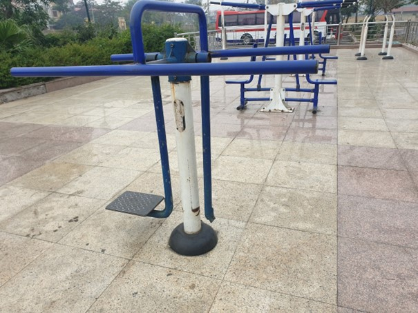 Tiên Lữ: Dụng cụ tập luyện thể dục ngoài trời bị hỏng, cần thay thế