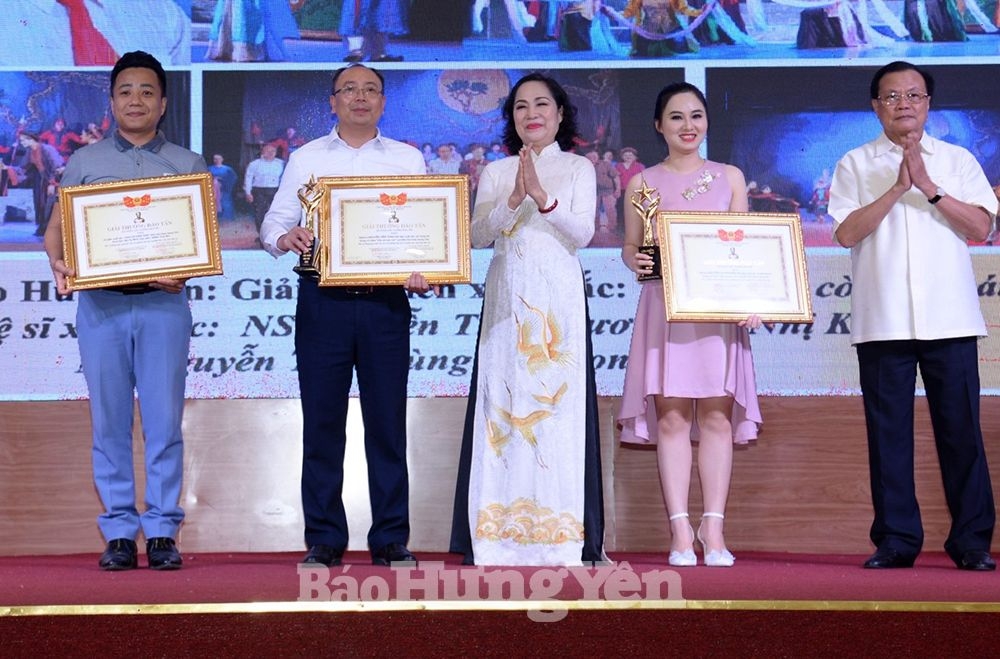 Nhà hát chèo Hưng Yên: 1 tập thể, 2 cá nhân được nhận Giải thưởng Đào Tấn năm 2023
