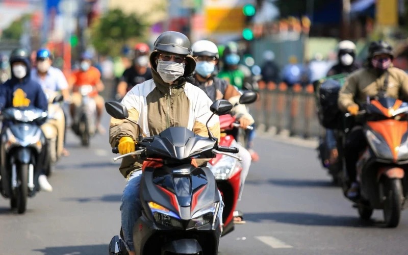 Ngày 2/4, nhiều khu vực nắng nóng đặc biệt gay gắt, có nơi hơn 40 độ C