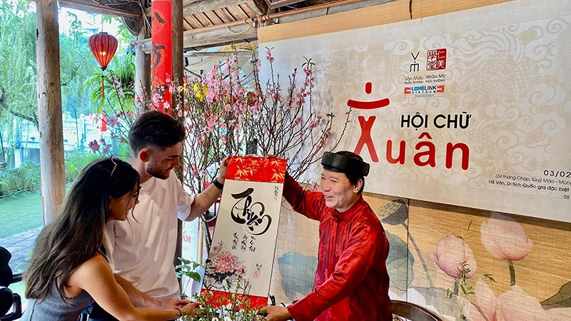 Hành trình khẳng định nét đẹp thư pháp chữ Việt