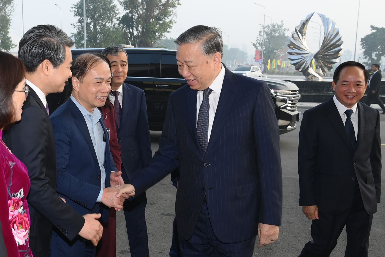 [Ảnh] Tổng Bí thư Tô Lâm tham quan không gian trưng bày sách, triển lãm ảnh và thành tựu chuyển đổi số trong báo chí