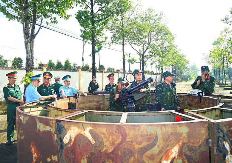 Thành lập Ban chỉ đạo phòng không nhân dân Trung ương