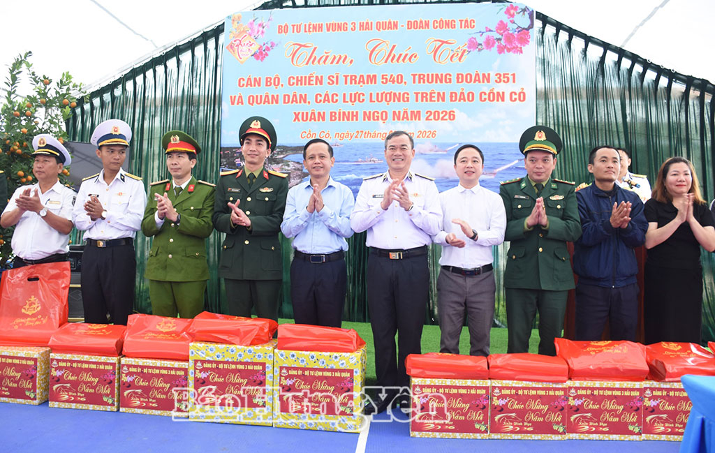 Mang mùa xuân đến đảo tiền tiêu